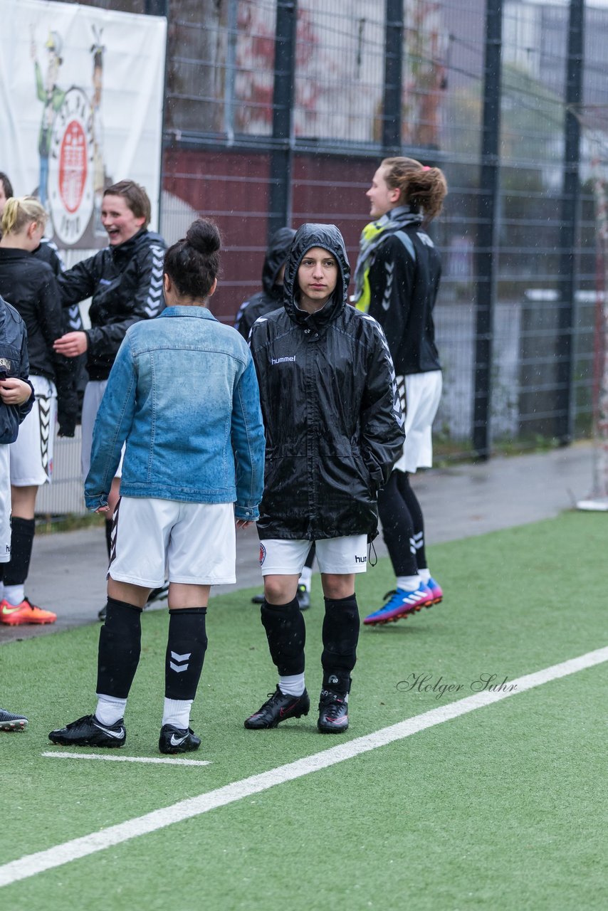 Bild 92 - B-Juniorinnen FC St.Pauli . Braedstrup IF : Ergebnis: 4:1